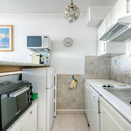 Upstays Sea View Pool 37m2