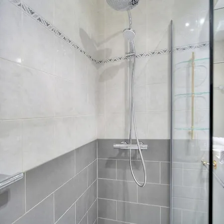 Upstays Sea View Pool 37m2
