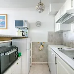 Upstays Sea View Pool 37m2